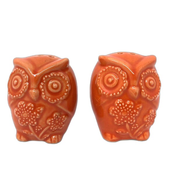 Owl Salt & Pepper Shaker Set Mini Orange Cute Ceramic Boho Retro Wise Bird - Picture 1 of 6
